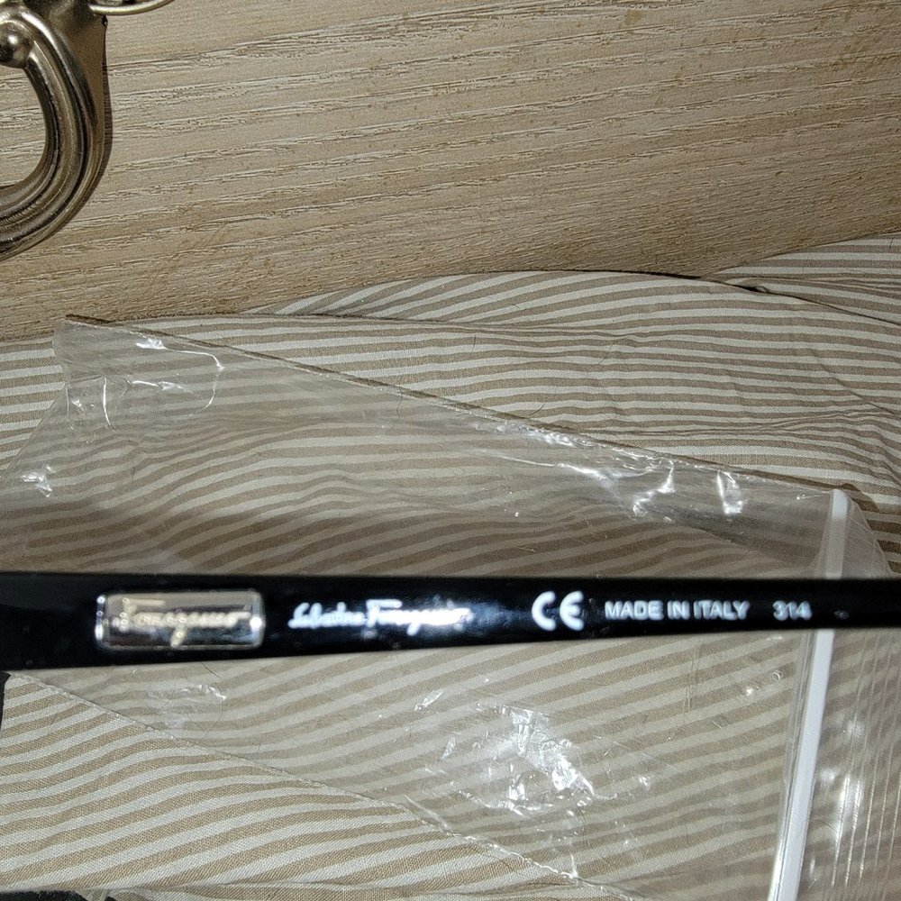 Salvatore  Ferragamo  Frames - Picture 3 of 4